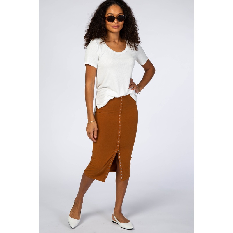 White Ribbed Rounded Hem Short Sleeve Top